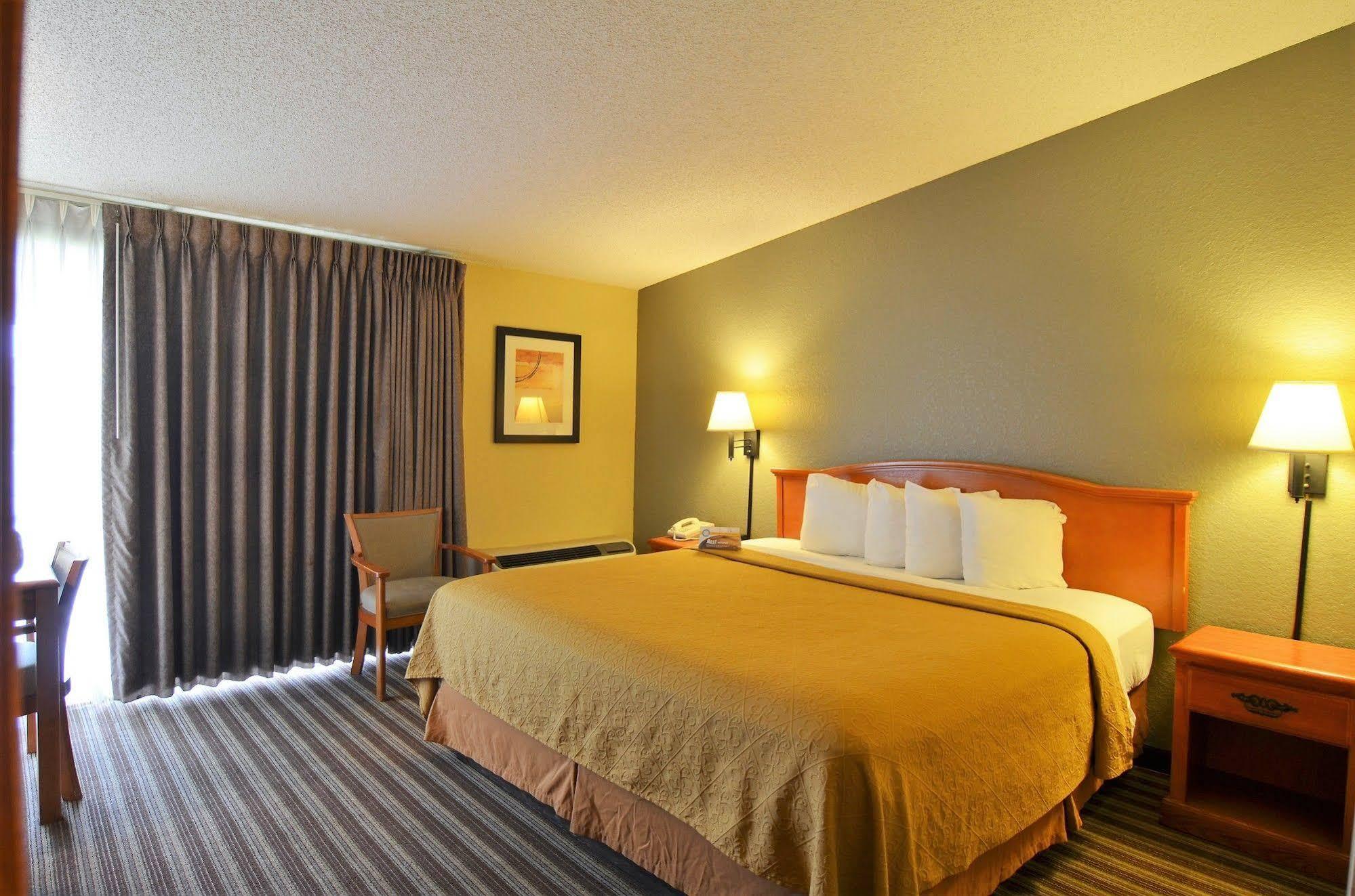 Quality Inn & Suites Nrg Park - Medical Center Houston Esterno foto