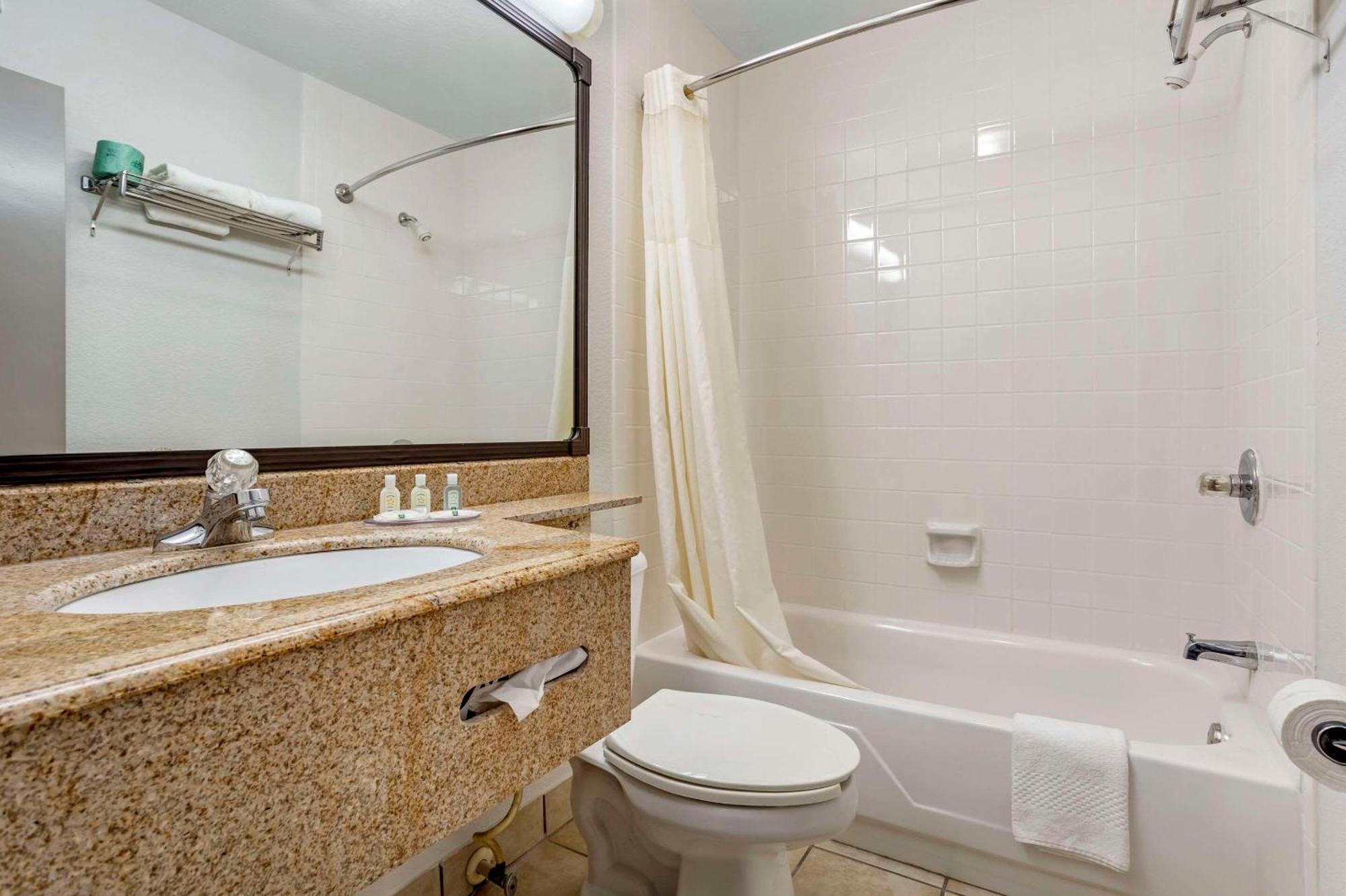Quality Inn & Suites Nrg Park - Medical Center Houston Esterno foto