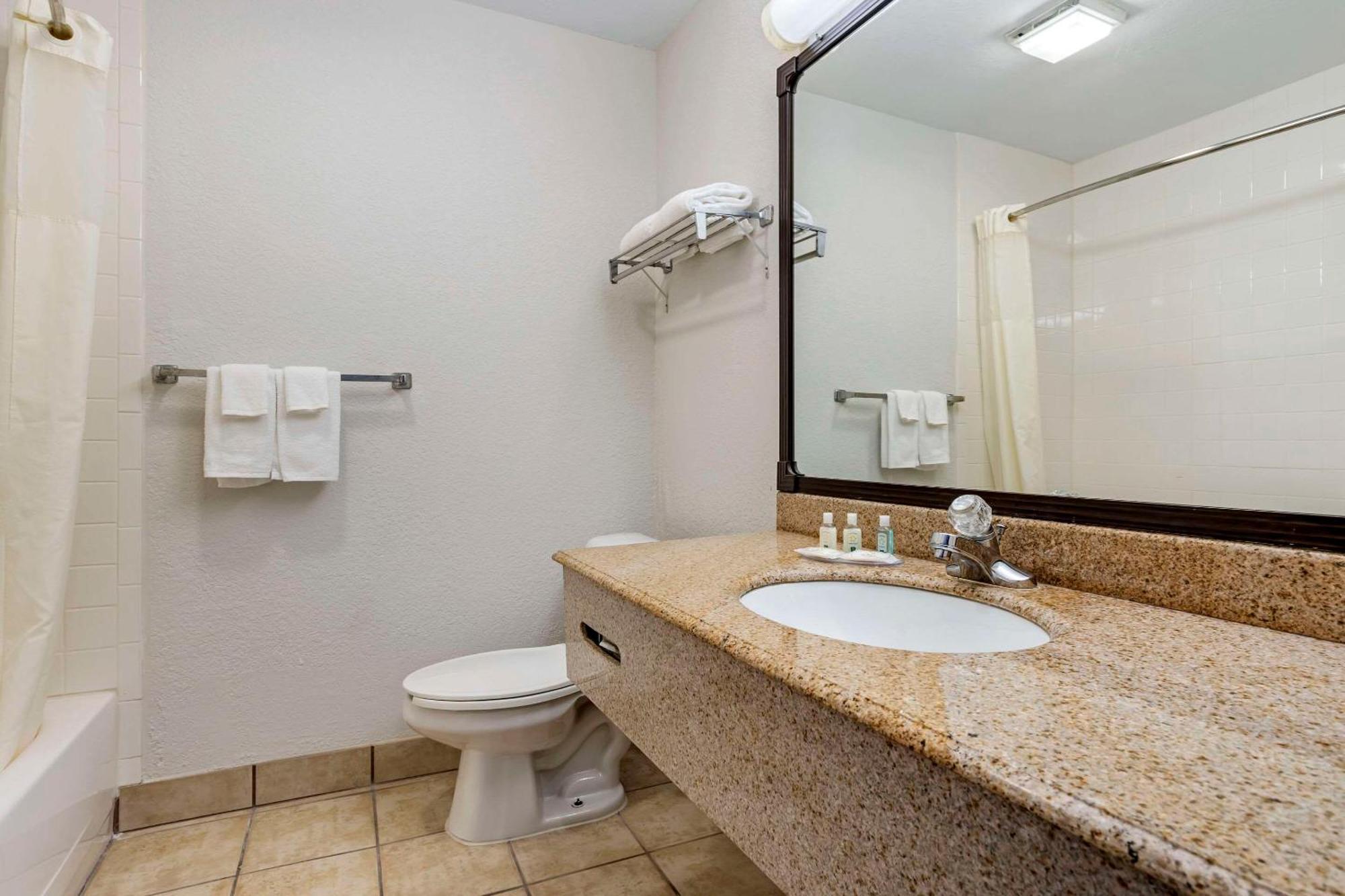Quality Inn & Suites Nrg Park - Medical Center Houston Esterno foto